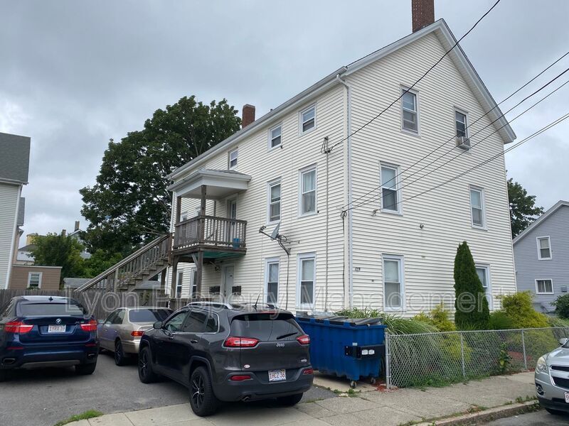 129 Melville St Unit 2W, Fall River, MA 02724 Condo for Rent in Fall