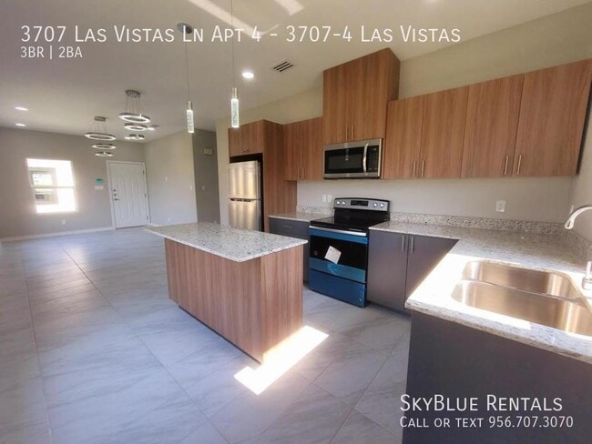 Building Photo - 3707 Las Vistas Ln