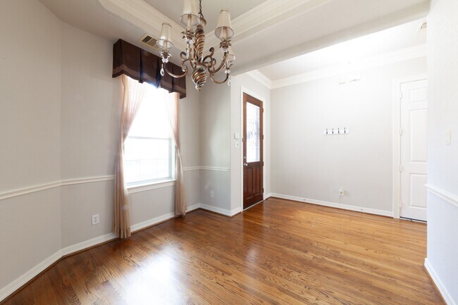 Building Photo - 3206 Holly Thicket Dr