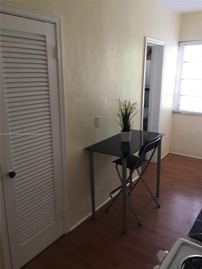 Foto del edificio - 2821 SW 1st Ave