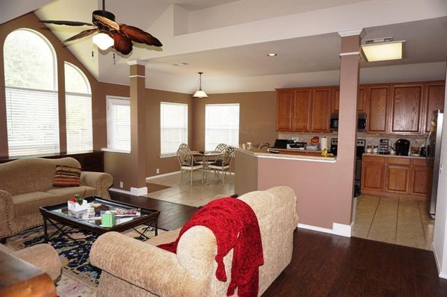 Foto del edificio - 412 Sonoma Dr