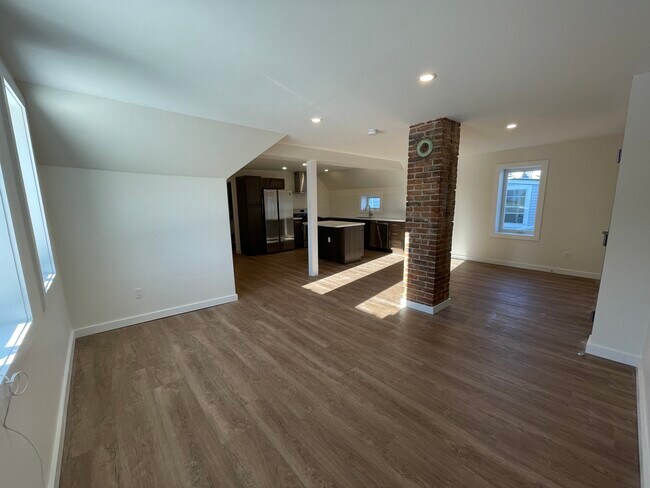 Building Photo - 336 N Winooski Ave