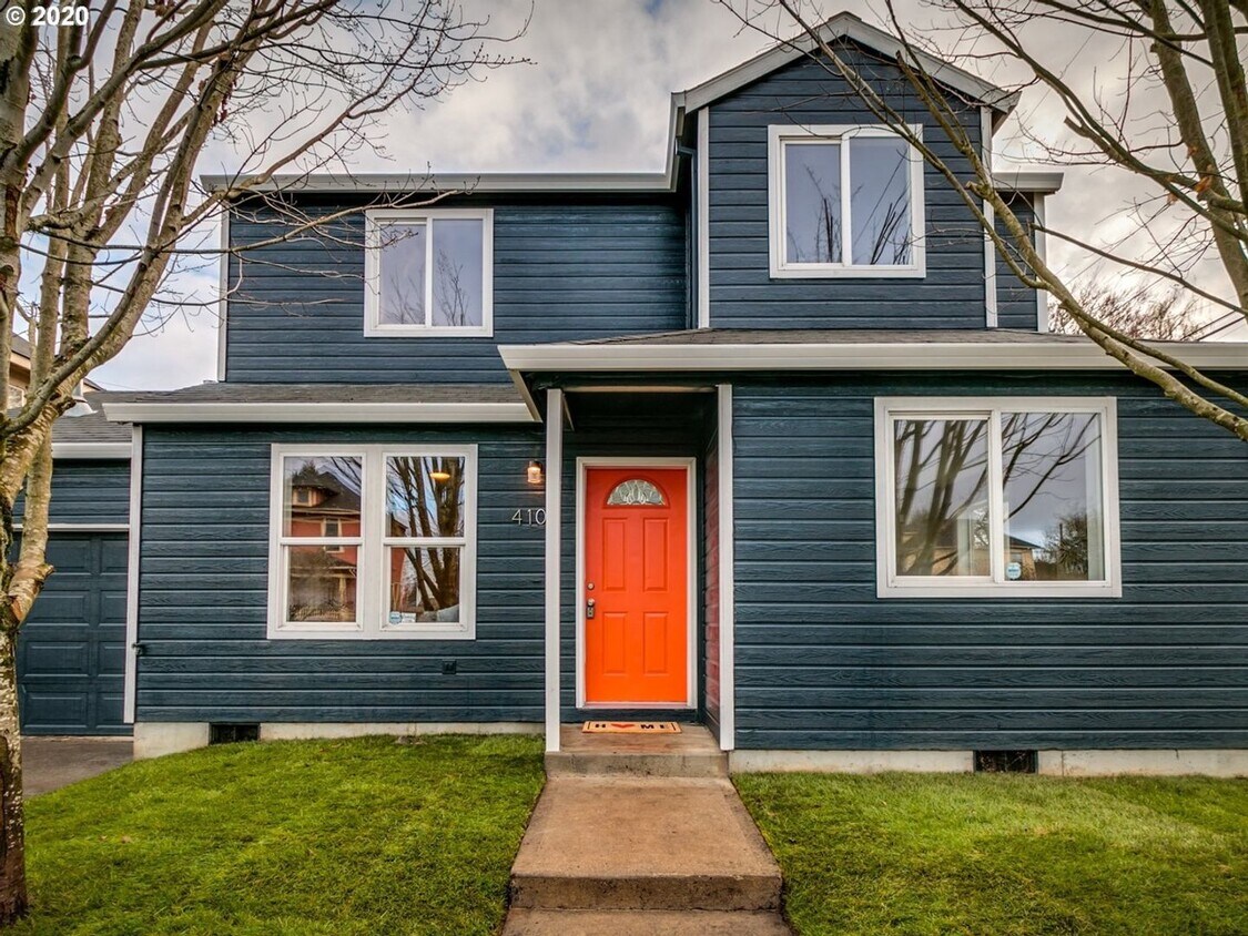 Foto principal - Boise Neighborhood 2-Story with Hardwood F...