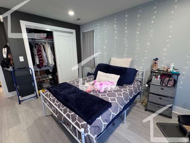 Building Photo - Elevated Luxury Apt near T in Washington Sq Brookline w Laundry in Unit, NO FEE, YT Video Tour Av...