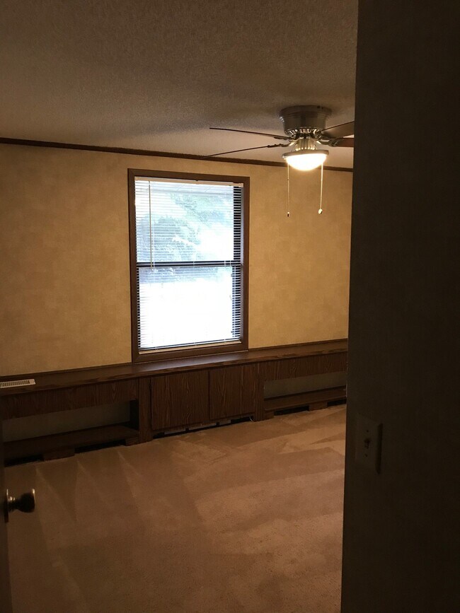 Roanoke Apartments in Rochester Hills, MI