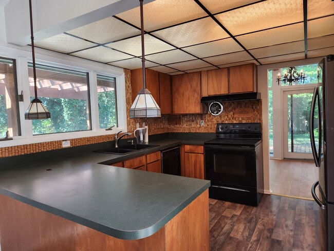 Building Photo - 13231 Lenfant Dr