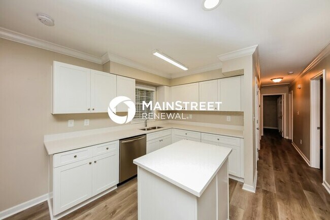 Foto del edificio - 3 Bedroom Pet-Friendly Home in Powder Springs, GA with Main Street Renewal