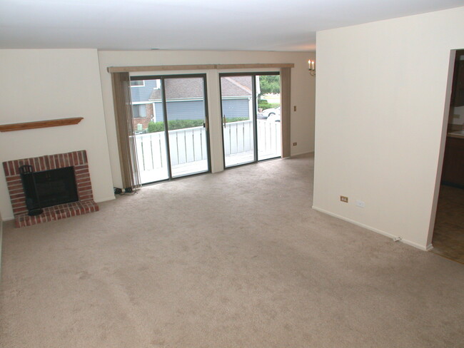 Foto del edificio - 392 Thornhill Ct