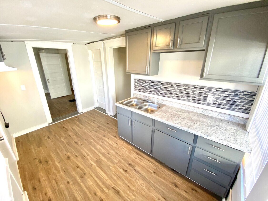 Foto principal - Grove Place **$75 Gift Card Move-in Specia...