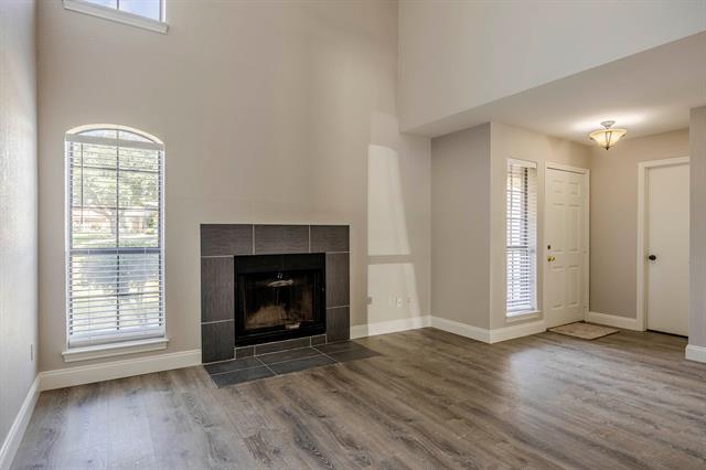 Building Photo - 2402 Cordoba Dr