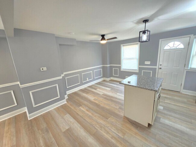 Foto del edificio - Beautiful 4 Bedroom 2 Bathroom East Baltim...