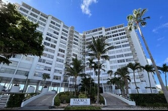 Building Photo - 11930 N Bayshore Dr