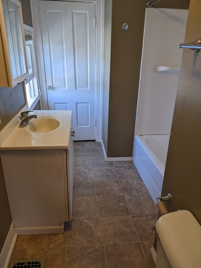 Bathroom - 402 W Battell St
