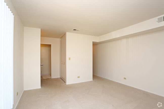 Bedroom - Schaumburg- International Village