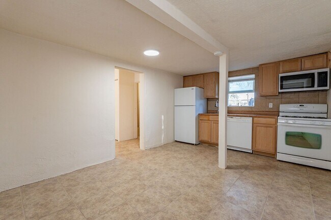Foto del edificio - 1447 E Lester St