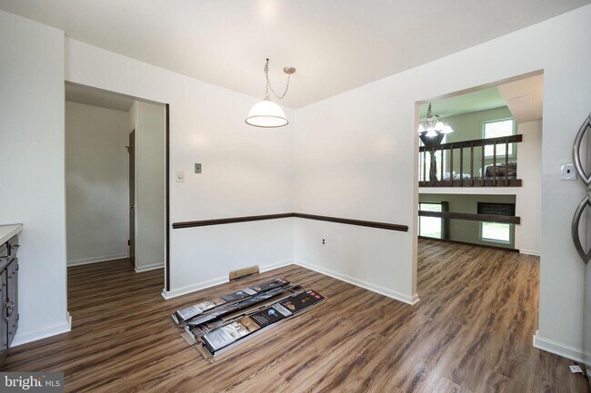 Building Photo - 918 Dogwood Ln