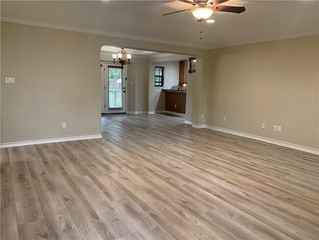 Building Photo - 3406 Shenandoah Dr