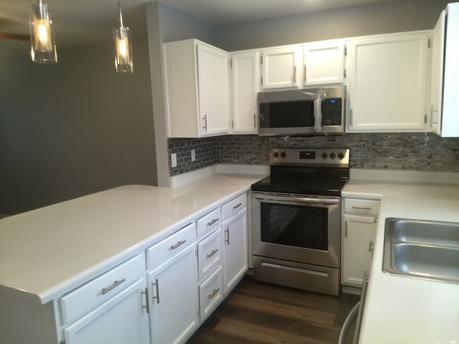 Kitchen - 3491 N Arizona Ave