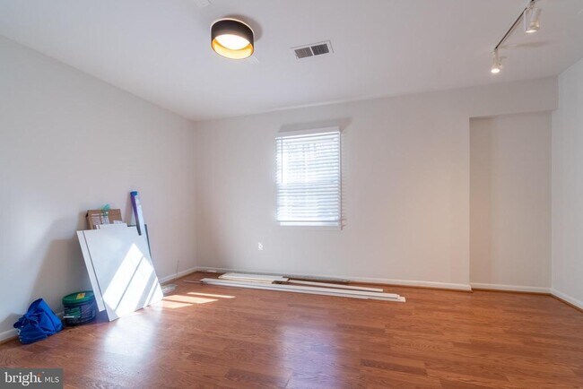 Building Photo - 6059 Wilson Blvd
