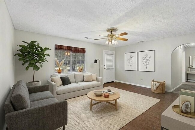 Foto del edificio - 120 Woodcrest Dr