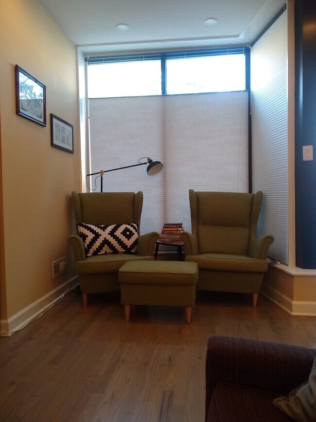 Foto del edificio - 1404 N Ashland Ave