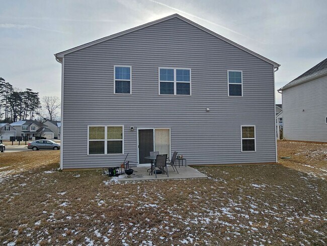 Building Photo - Spacious 5BR 2.5BA Home in Manning Crossing!