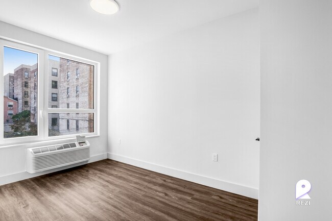 Foto del edificio - 2069 Honeywell Ave