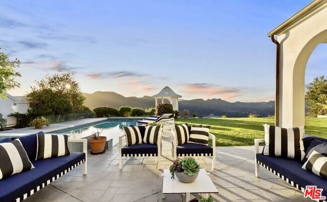 Building Photo - 16866 Charmel Ln