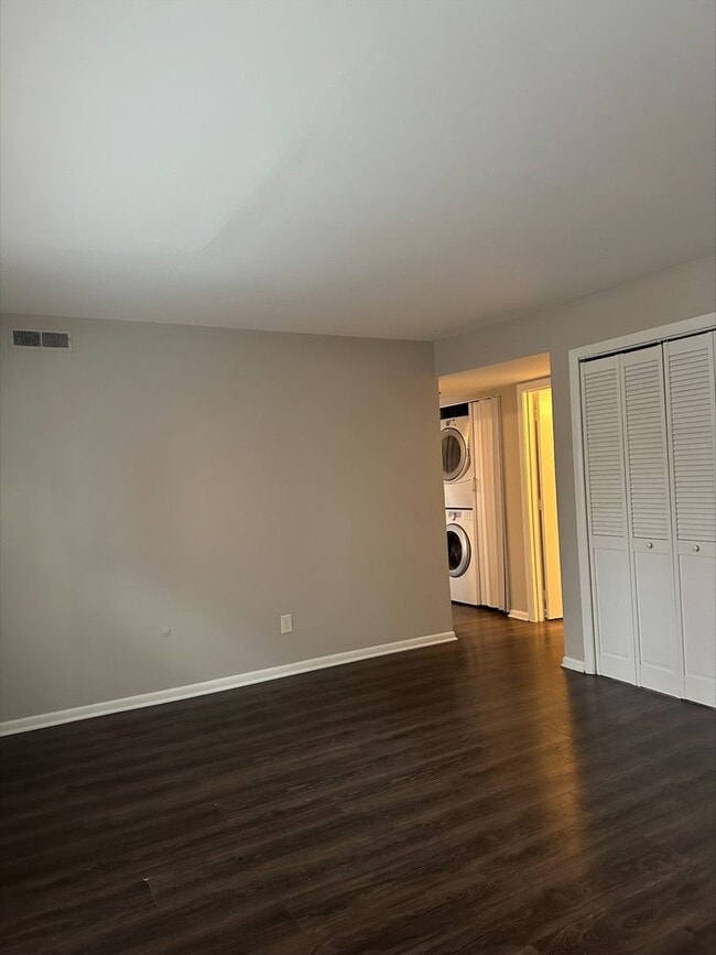 Building Photo - 2 Bed 1 Bath Apartment in Columbus!