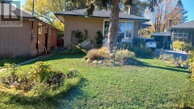 Building Photo - 16 Lakeland Crescent