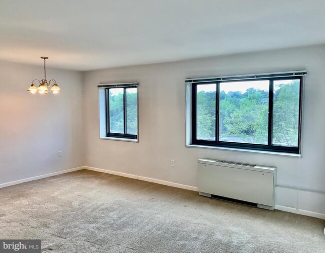 Foto del edificio - 1300 S Arlington Ridge Rd