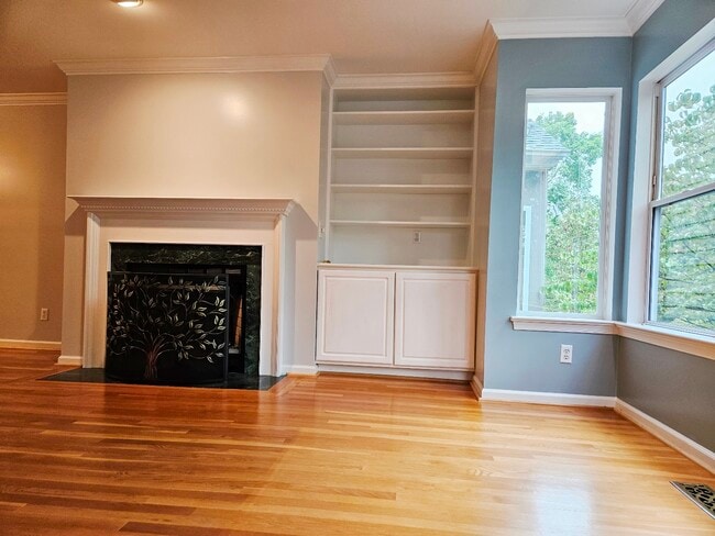 Building Photo - 602 Mockingbird Way