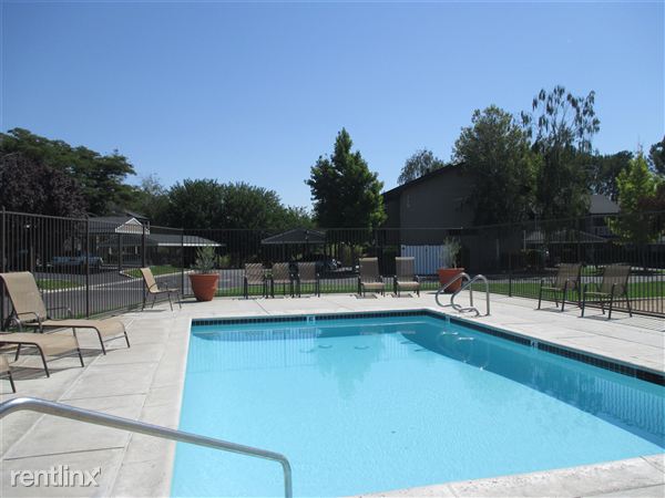 Building Photo - 712 Gardenia Cir