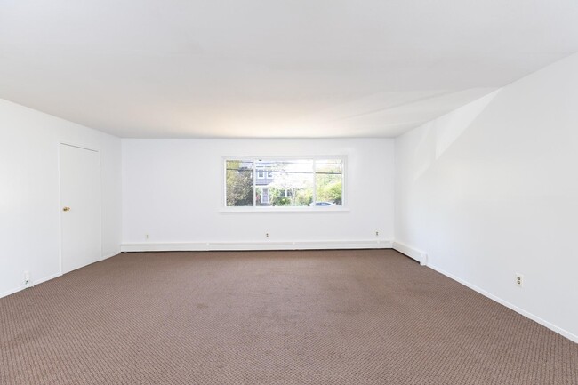 Foto del edificio - 52,54-54 Blydenburgh Ave
