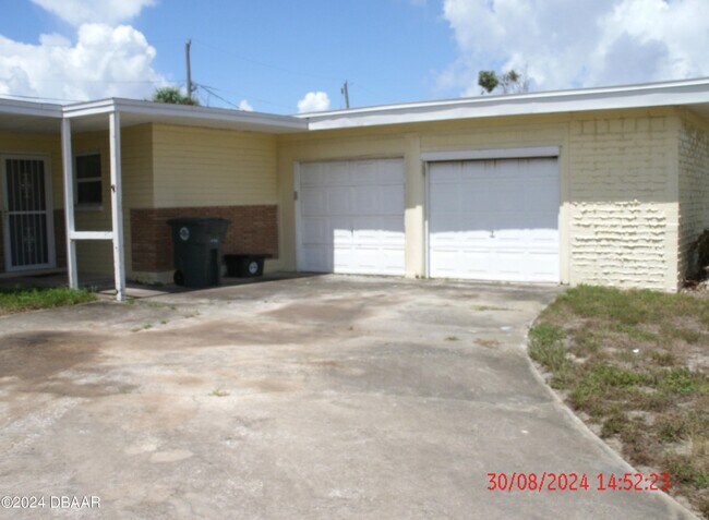 Foto del edificio - 2537 Coral Way W