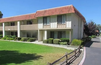 Building Photo - 2715 Via Cardel