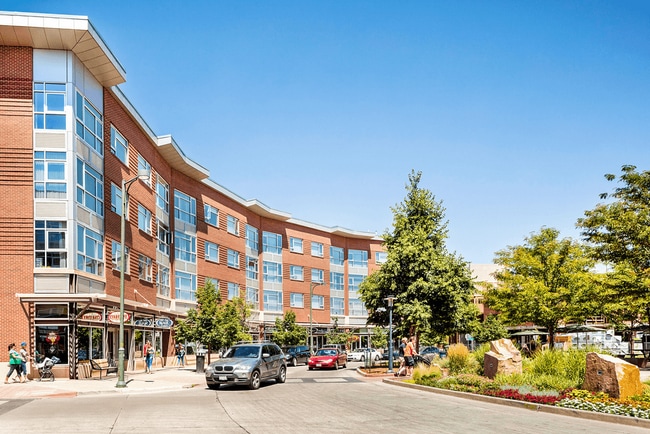 Building Photo - Crescent Flats Town Center