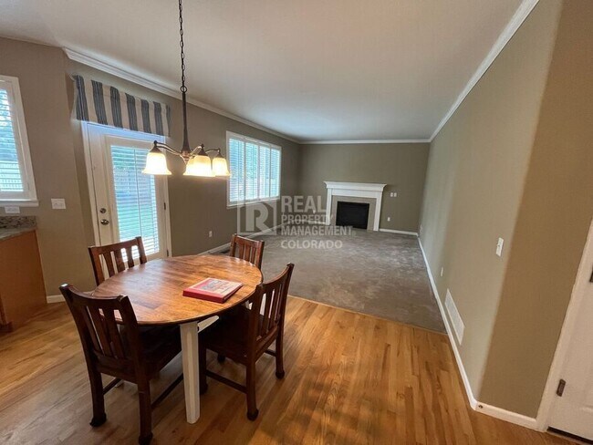 Foto del edificio - 5822 Oak Meadows Blvd