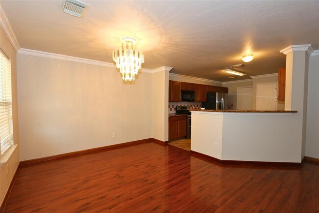 Building Photo - 2719 Skyview Forest Dr