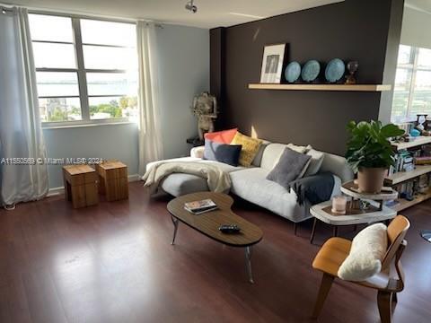 Foto principal - 5 Island Ave