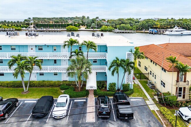 Building Photo - 2758 NE 30th Ave