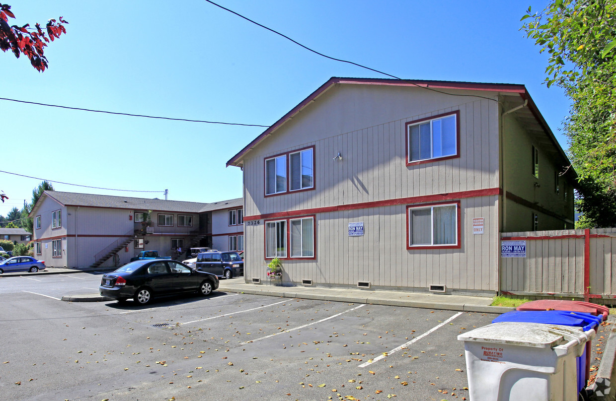 Building Photo - RAINIER APTS