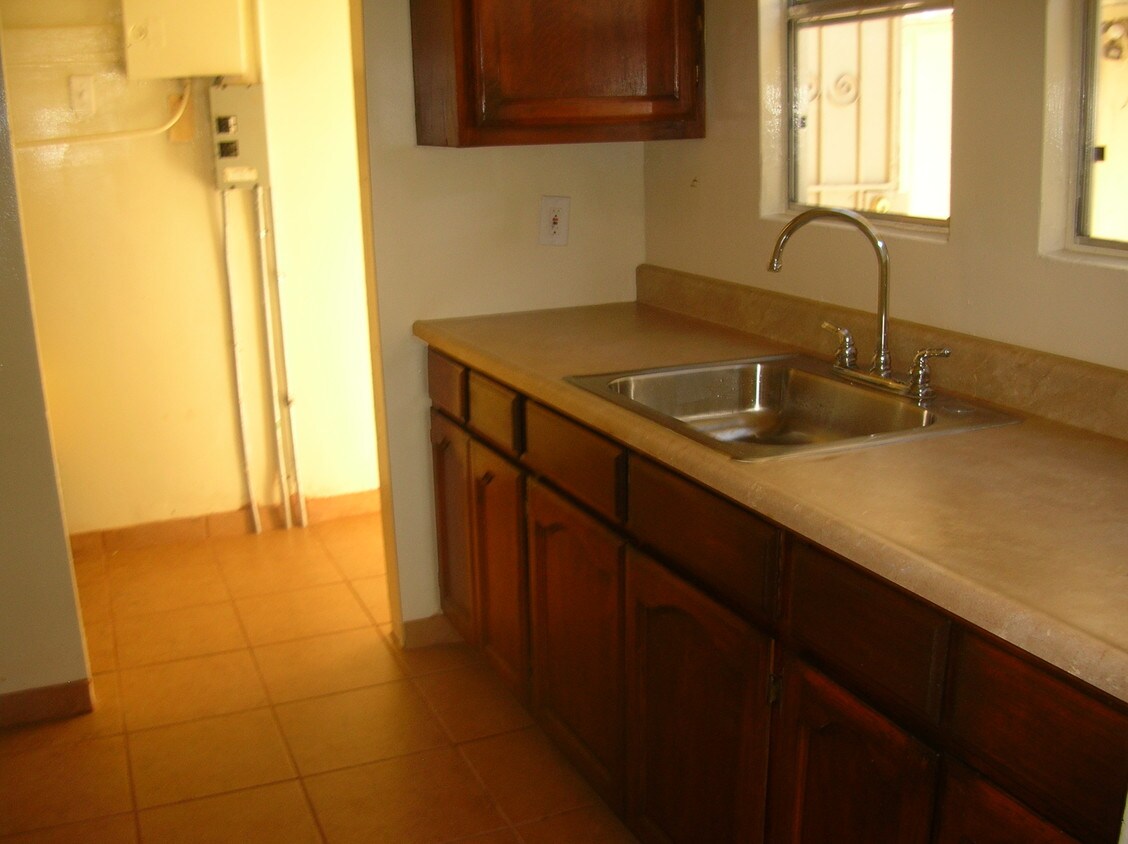 Kitchen - 1350 Cortez St