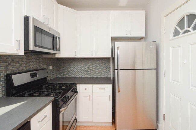 Building Photo - 2324 N Rockwell St