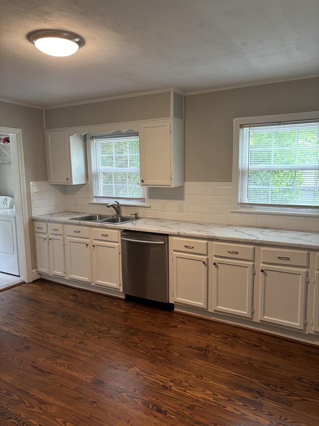 Building Photo - 2315 Bethabara Haven Dr