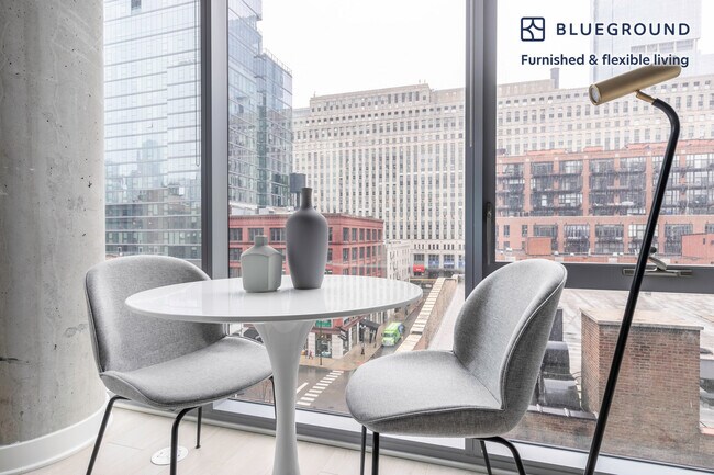 Foto del edificio - 311 W Illinois St