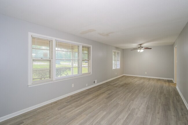 Foto del edificio - 2532 Norton Blvd