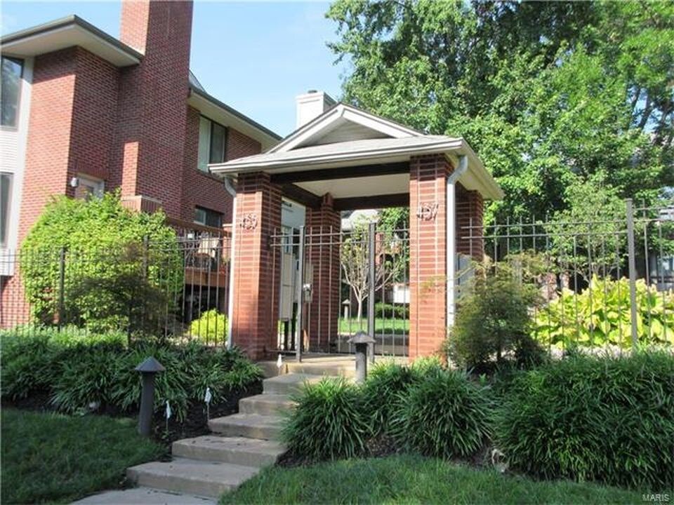 437 Clara Ave, St. Louis, MO 63112 Condo for Rent in St. Louis, MO