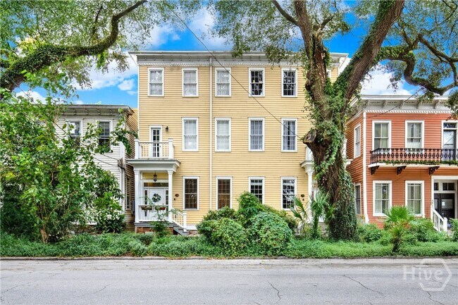 Foto del edificio - 523 E Broad St