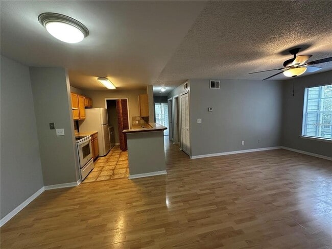 Building Photo - 6166 Westgate Dr